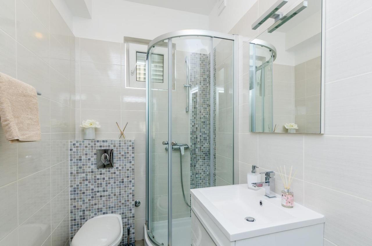 Apartment Lise Mokosica ดูบรอฟนิก ภายนอก รูปภาพ